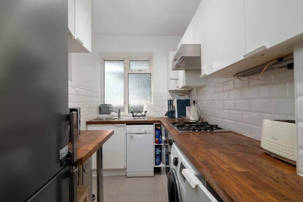 Stylish And Well Equipped Flat In Stockwell Lägenhet London Exteriör bild