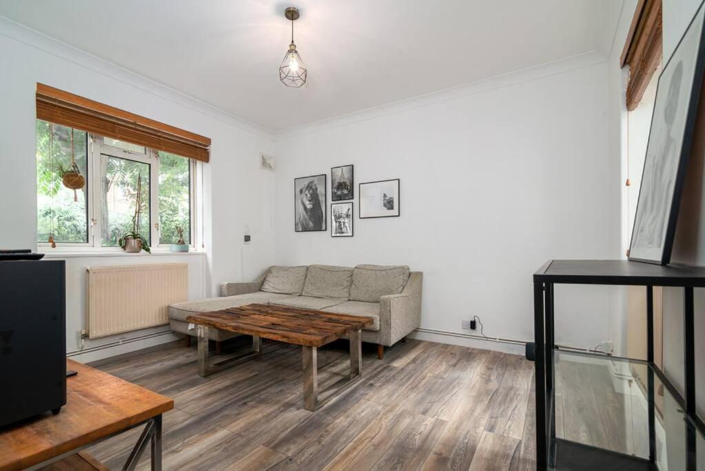 Stylish And Well Equipped Flat In Stockwell Lägenhet London Exteriör bild